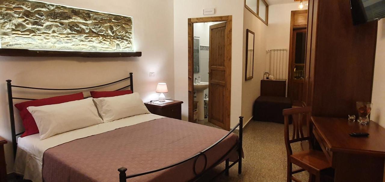 Fiumedinisi Il Covo Dei Re Bed & Breakfast エクステリア 写真